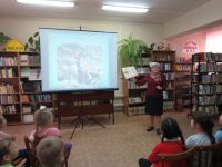 Писатели -природоведы рассказывают детям о лесе в книгах в библиотеке  Ермаково